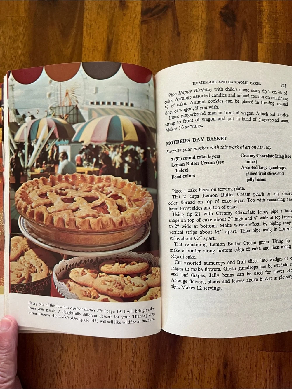 1975 Country Fair Cookbook HB/DJ Vtg W/Color Photos 70s Recipes Grandma Core
